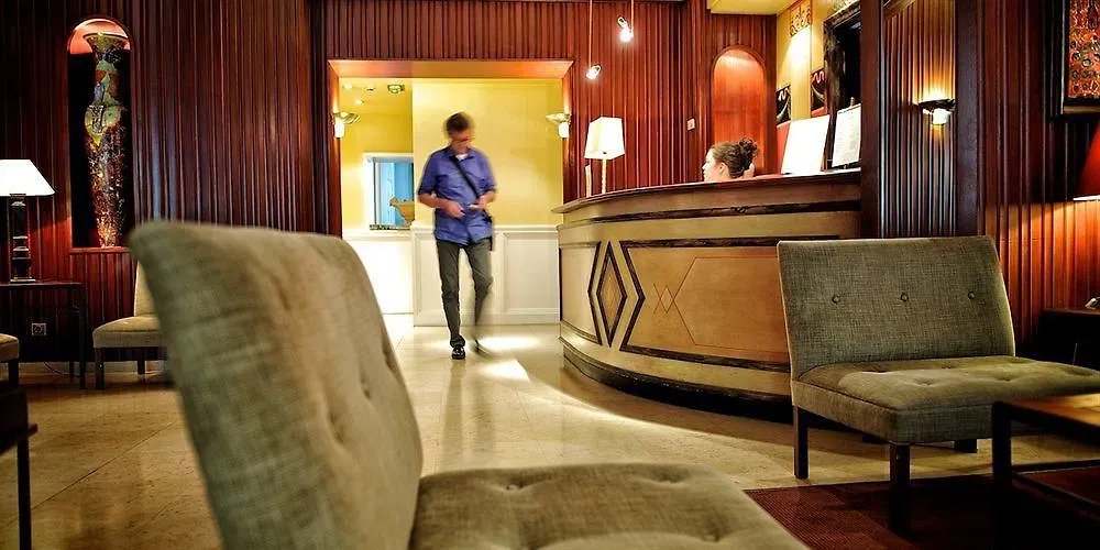 Hotel Des Artistes Lyon 3*,