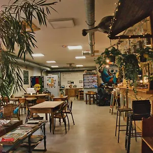 Le Flâneur Albergue