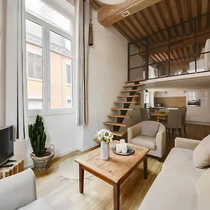Appartement Guestready - Magnificent Duplex Canut Hypercentre